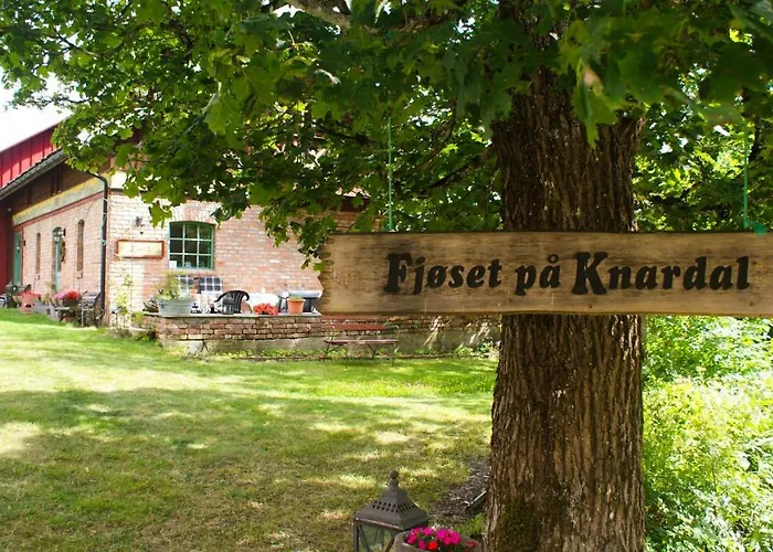 Fjoset Pa Knardal *
